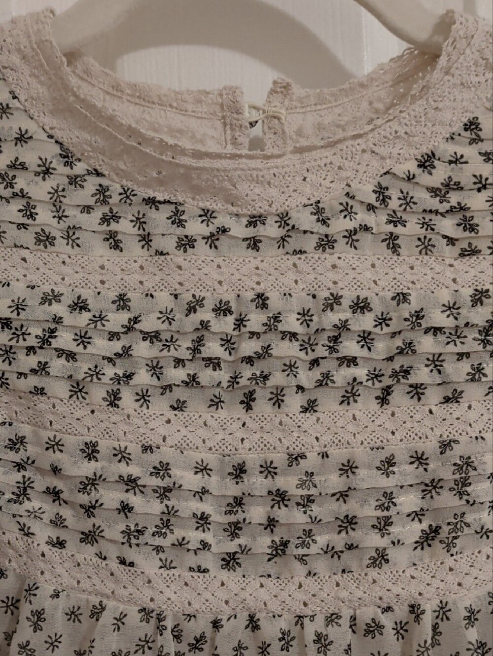 Mango Women’s Cream Floral Lace-Trim Blouse - Picture 3 of 4